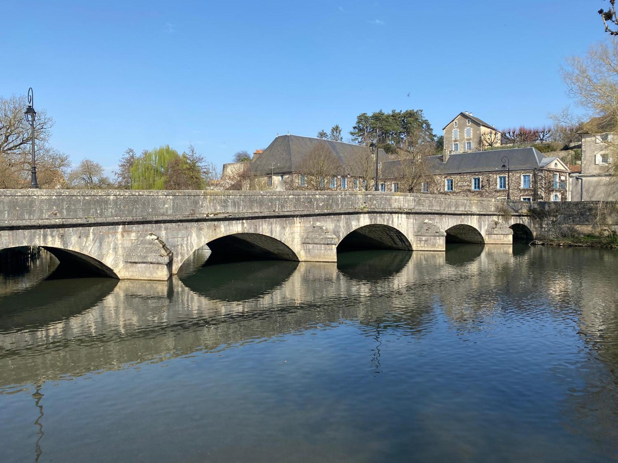 Logis Hotel Le Saint Georges 비본느 외부 사진