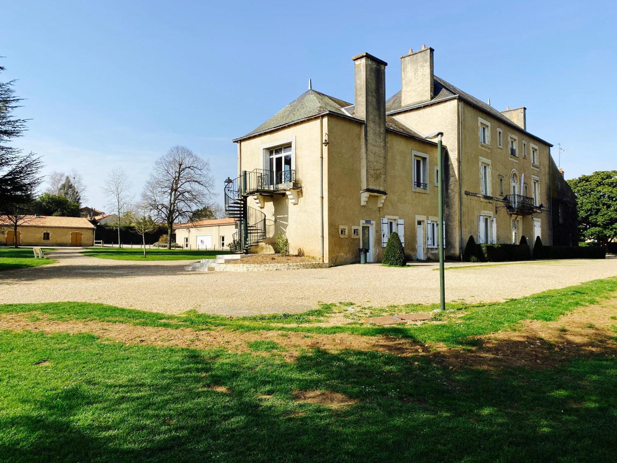 Logis Hotel Le Saint Georges 비본느 외부 사진