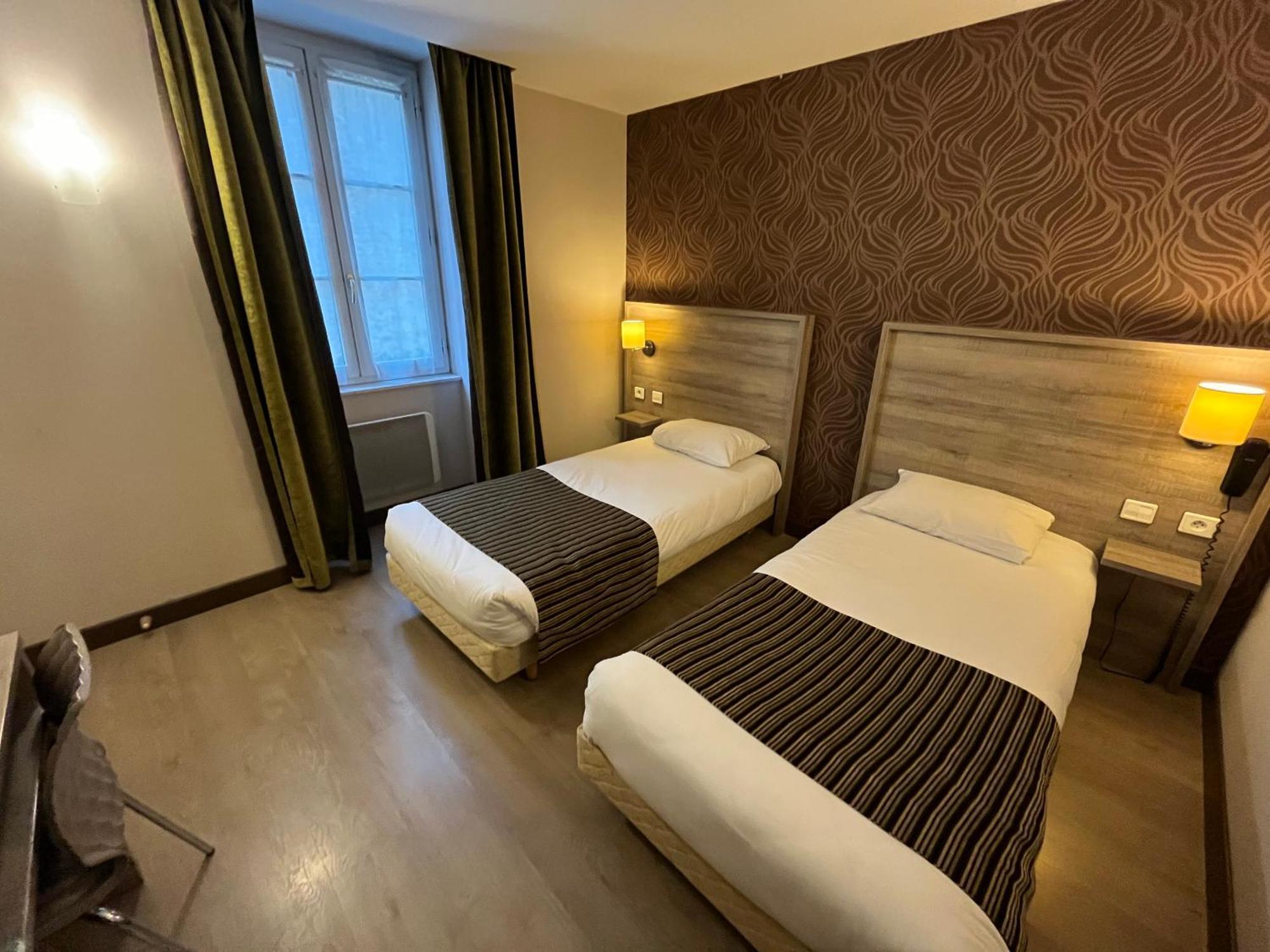 Logis Hotel Le Saint Georges 비본느 외부 사진
